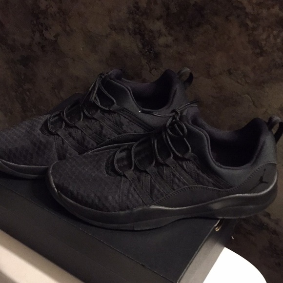 Shoes - Picture 4 of 4